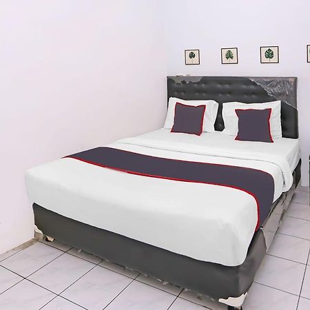 Collection O 92739 Hotel Pintu Besar Jakarta Bagian luar foto