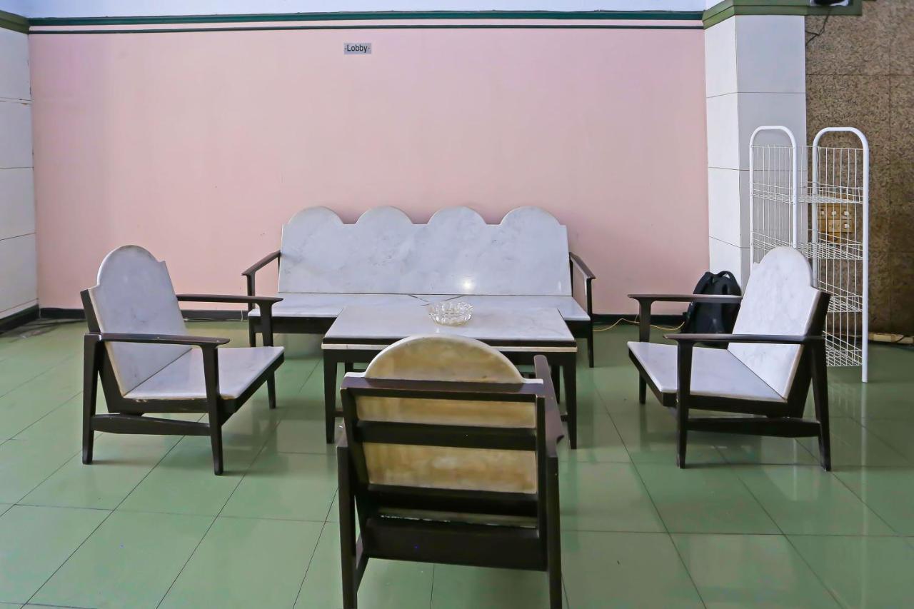 Collection O 92739 Hotel Pintu Besar Jakarta Bagian luar foto