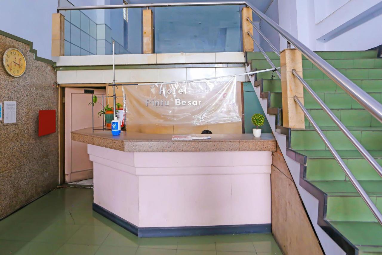 Collection O 92739 Hotel Pintu Besar Jakarta Bagian luar foto