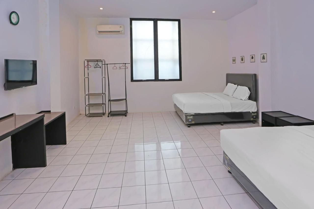 Collection O 92739 Hotel Pintu Besar Jakarta Bagian luar foto