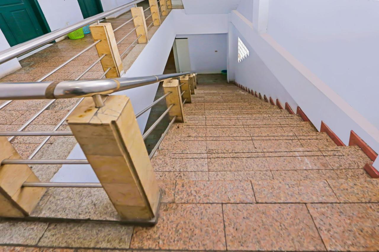 Collection O 92739 Hotel Pintu Besar Jakarta Bagian luar foto
