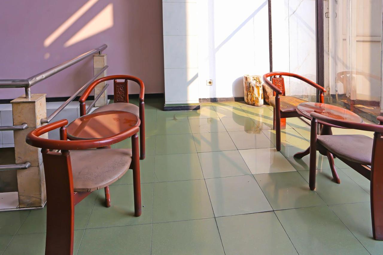 Collection O 92739 Hotel Pintu Besar Jakarta Bagian luar foto