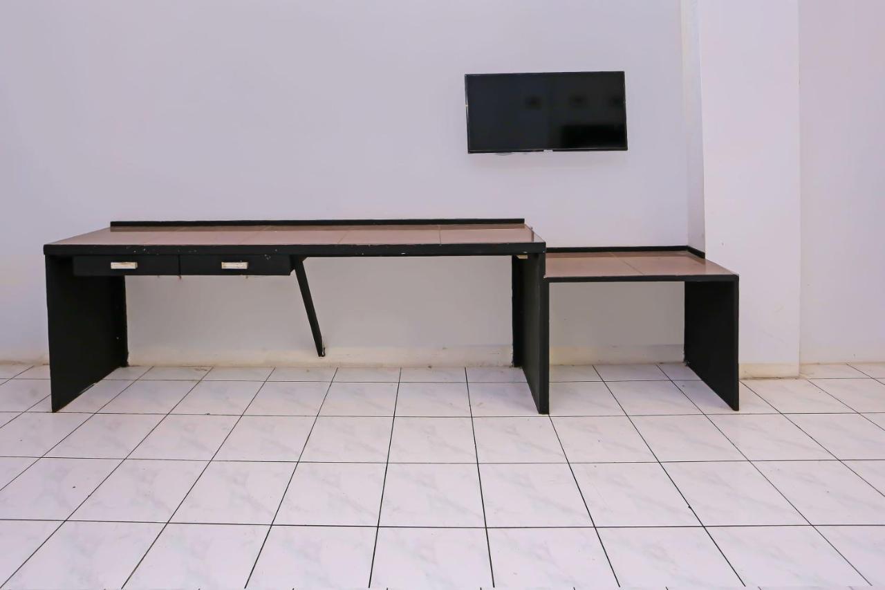 Collection O 92739 Hotel Pintu Besar Jakarta Bagian luar foto
